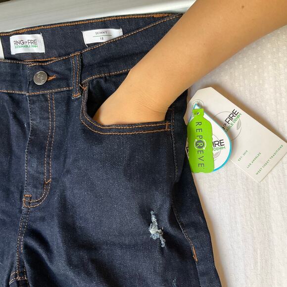 Ring of Fire Kid Skinny Jeans size 18 Dark Blue Mid Rise Stretch Boot Cut NWT - Picture 7 of 11